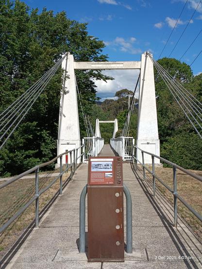 Other end of the suspension bridge